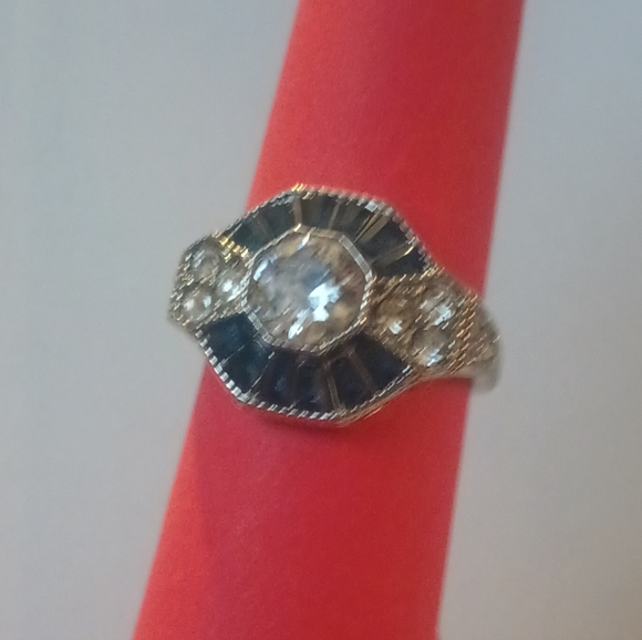 Silver and Blue Gemstone Ring - Picture 2 of 13